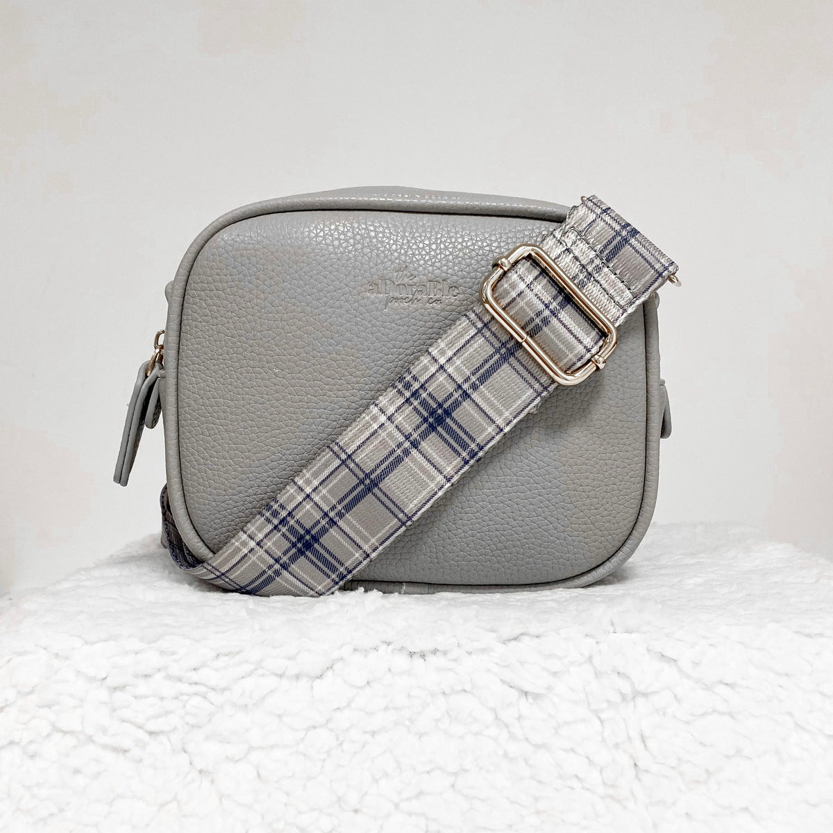 Gray Checkered Purse Handbag with Shoulder Strap, Cute Black Grey Check Plaid Vegan Faux PU Leather Women Designer Handbag