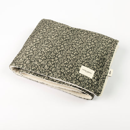Laura Ashley Dog & Puppy Bed Blanket - Sweet Alyssum