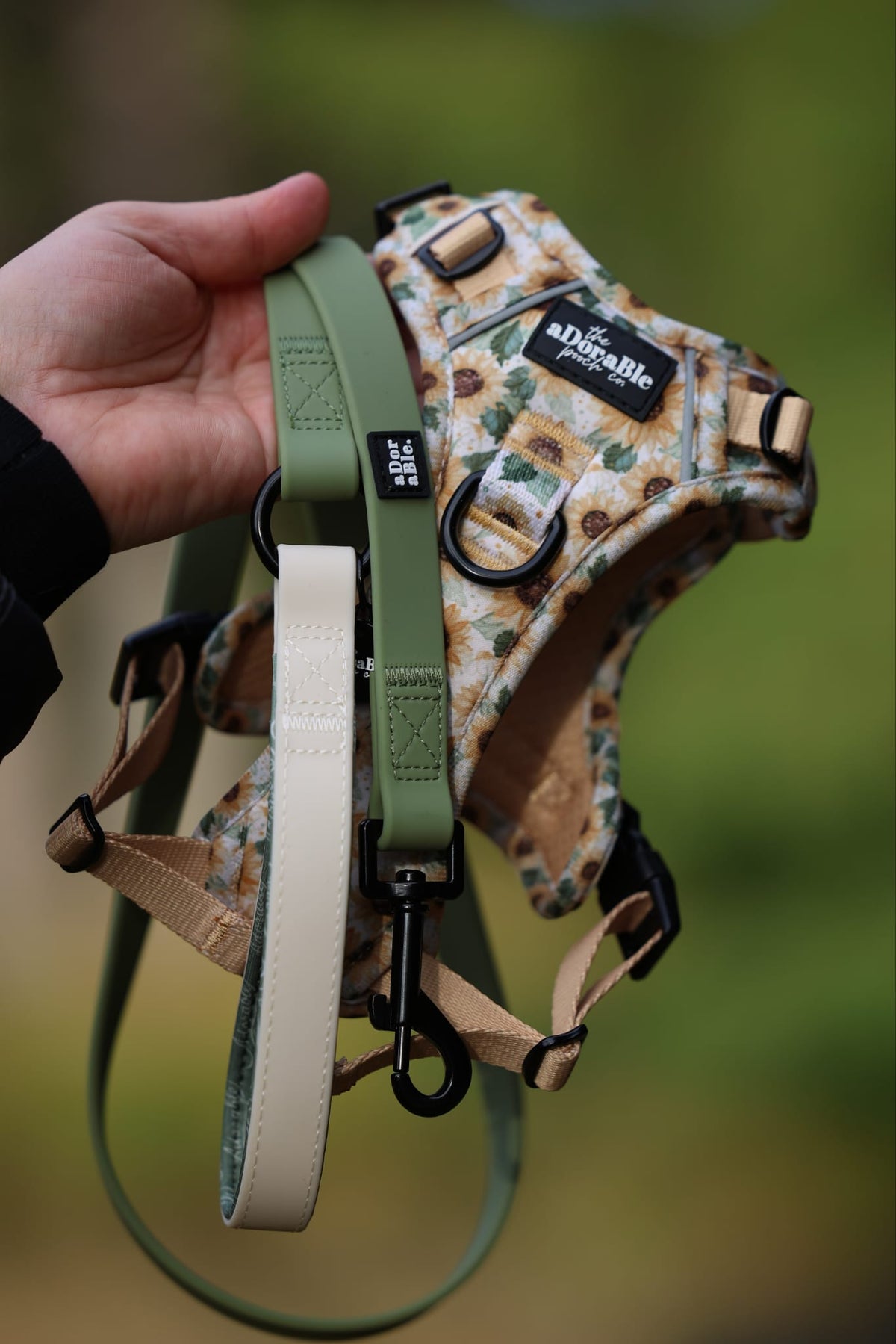 HydroFlex™ Two-tone Waterproof Dog Lead - Sage and Cream