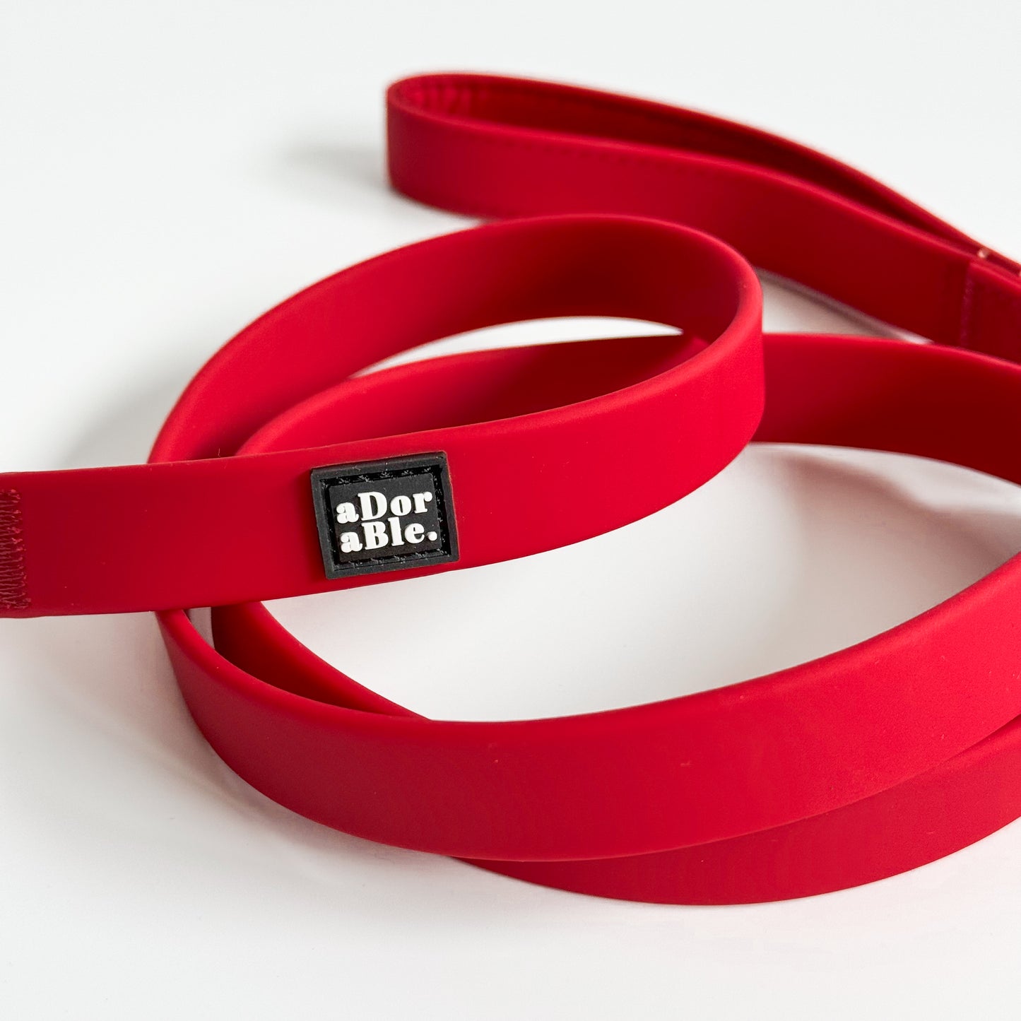 HydroFlex™ Two-tone Waterproof Dog Lead - Velvet Red