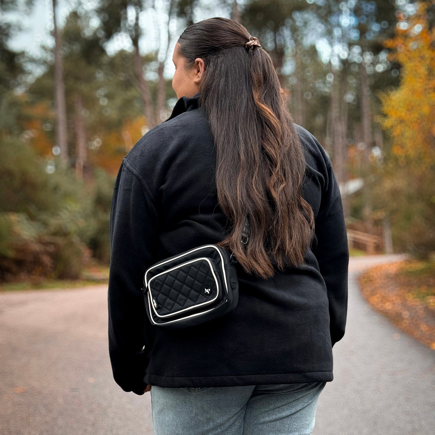 Quilted Dog Walking Shoulder Bag - Black