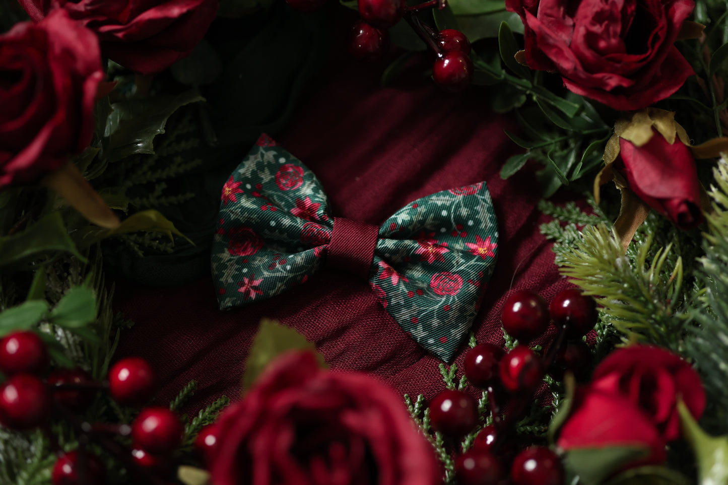 Bow Tie - Holly & Ivy