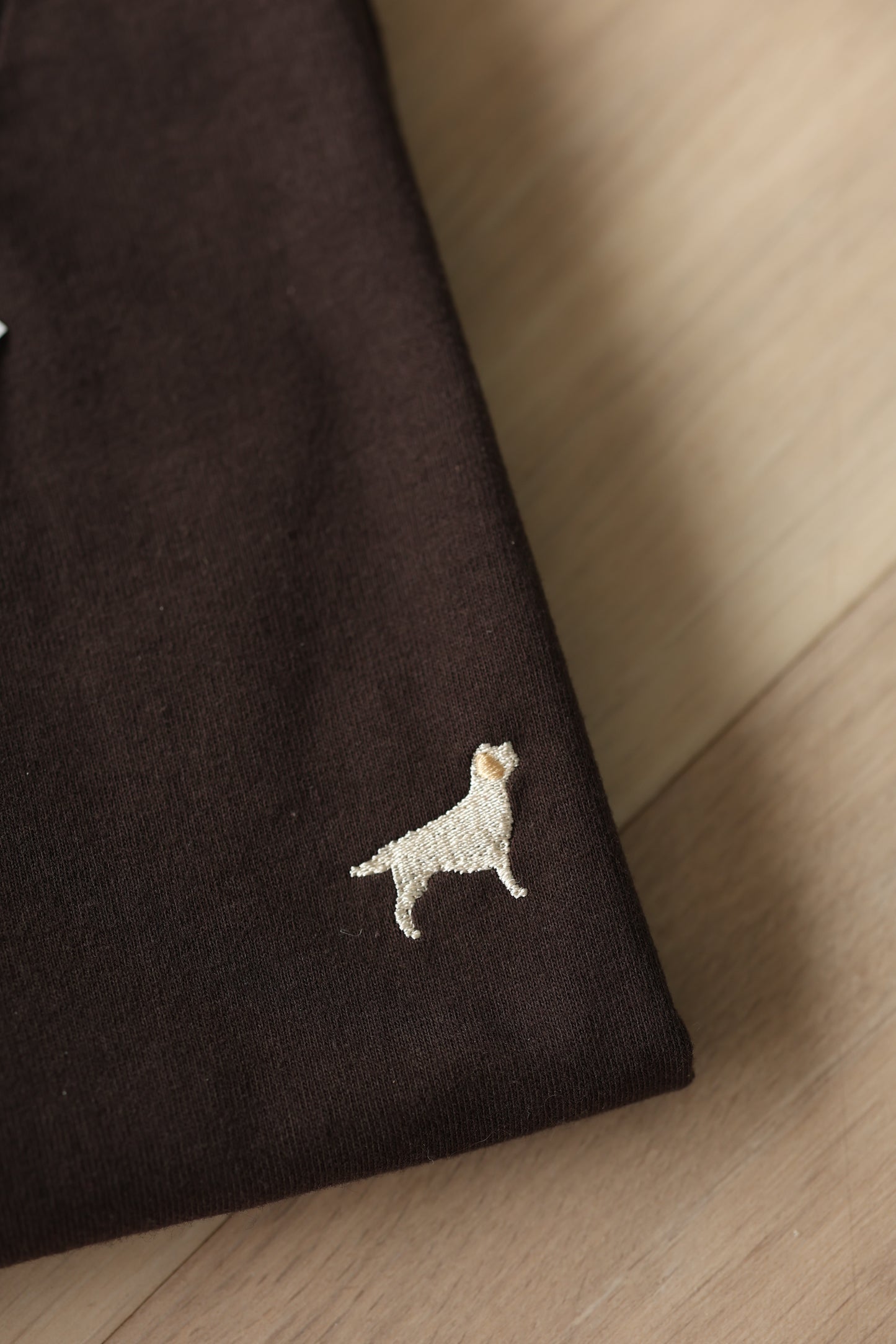 Embroidered Labrador T-Shirt - Brown - Sample - Large