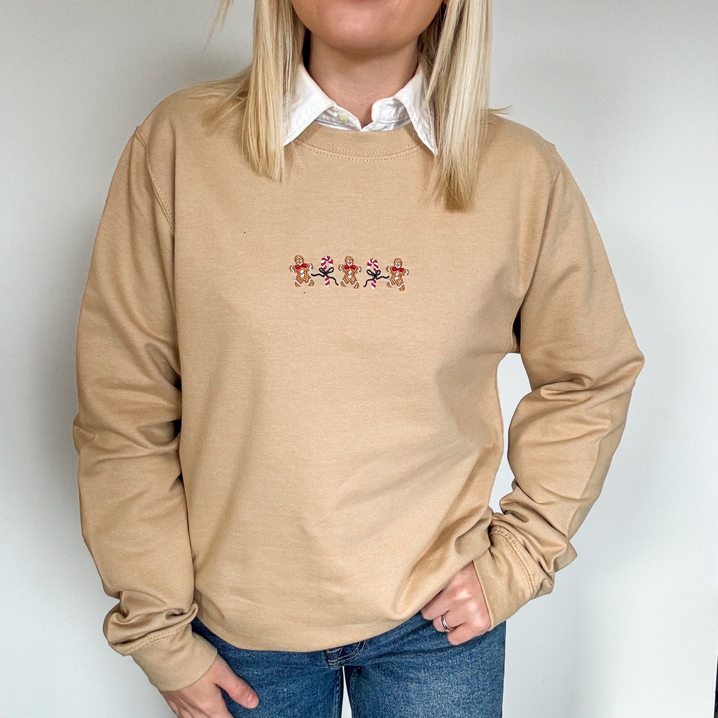 Embroidered Lightweight Sweatshirt - Gingerbread Bakery - Caramel