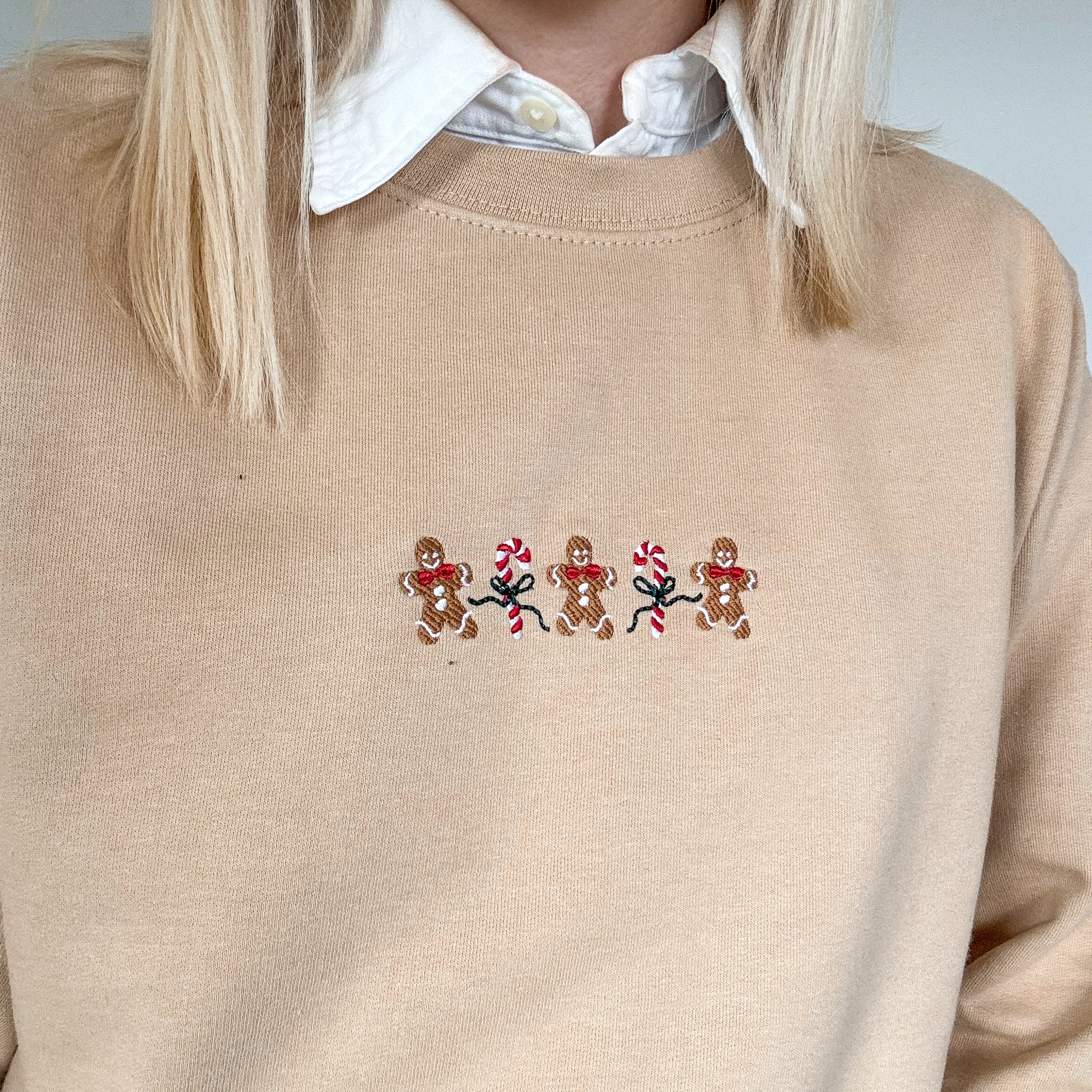 Embroidered Lightweight Sweatshirt - Gingerbread Bakery - Caramel